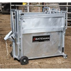 Bateman Heavy Duty Calf De-Horning Crate - Image